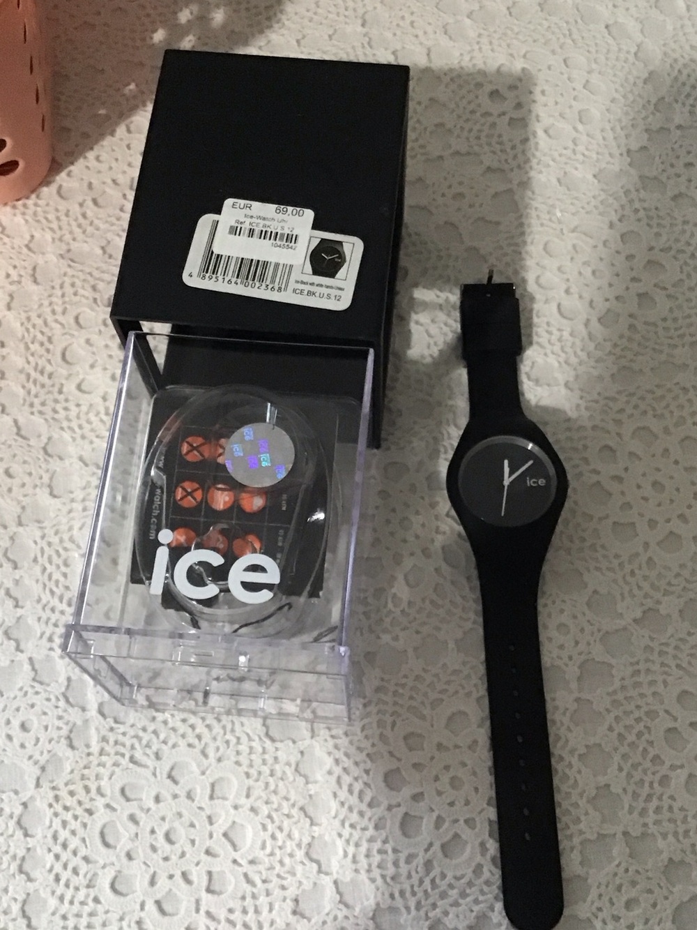 Ice Black Minimalist Silicone Ladies Smartwatch